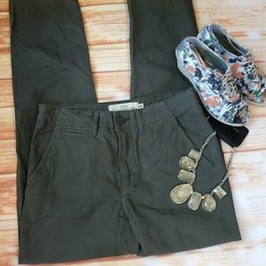 H&M olive green casual/work pants. Size 28(6)